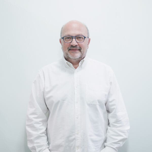 Javier Sánchez es gerente de Hospital Veterinario Riera Alta Barcelona