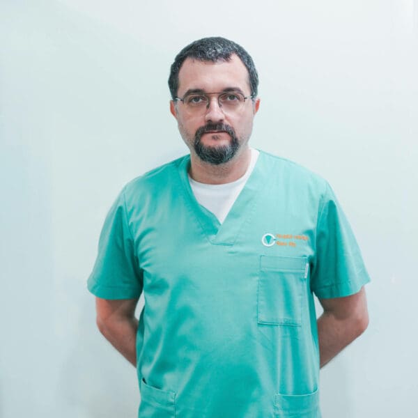 Rafael Cazalla veterinario de Hospital Veterinario Riera Alta Barcelona