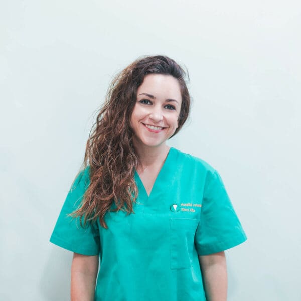 Flor Pontes veterinaria de Hospital Veterinario Riera Alta Barcelona
